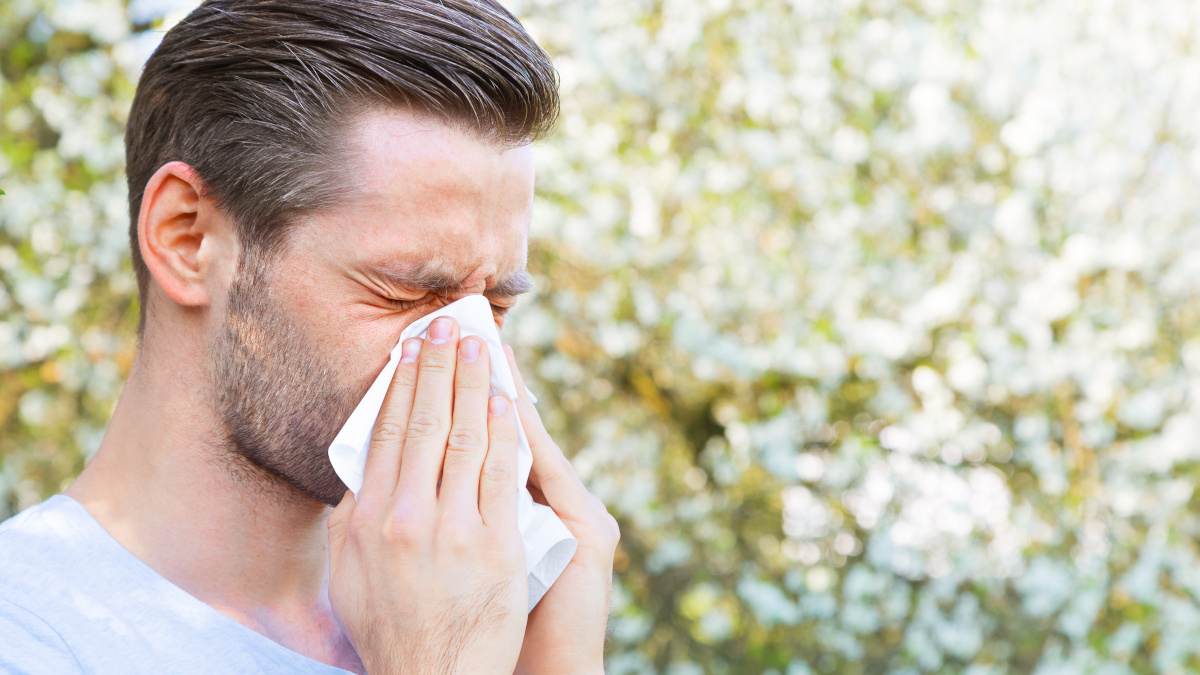 Man suffering from a pollen allergy