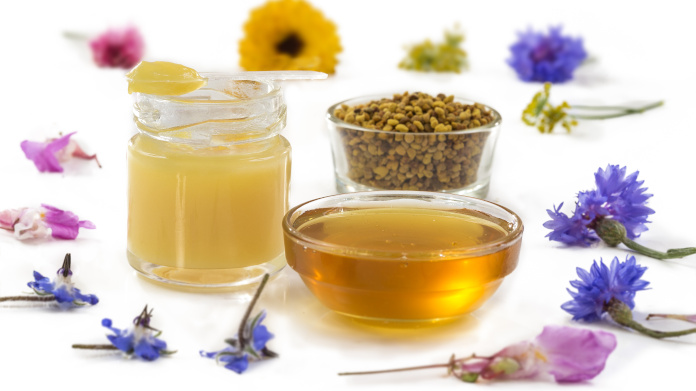 Jalea real, miel, polen y flores